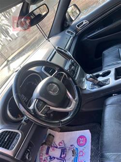 جیپ گراند شیرۆکی